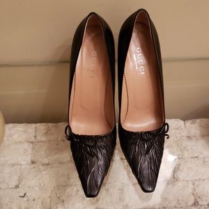Gucci black heels. Size 8B
